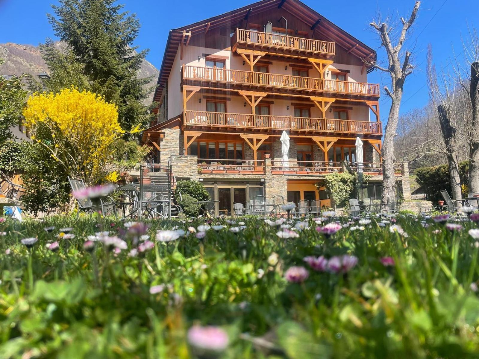 Hotel Estanys Blaus Tavascan Luaran gambar