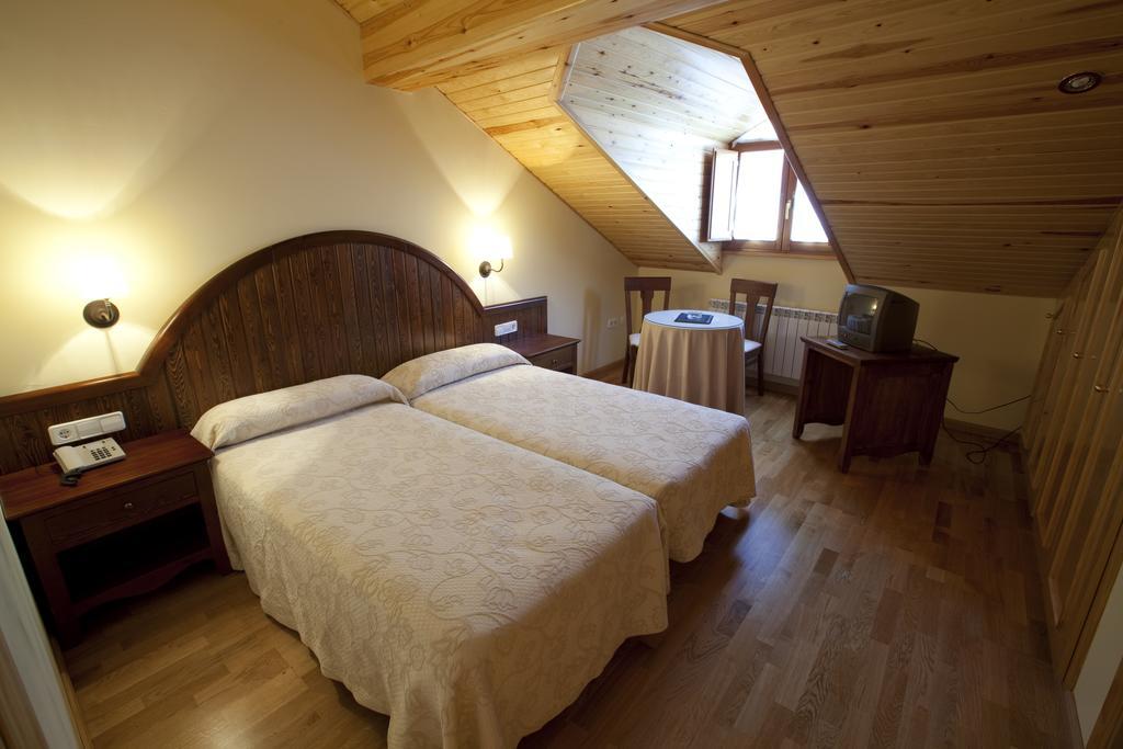 Hotel Estanys Blaus Tavascan Luaran gambar